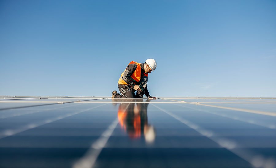 Energía solar frente a combustibles fósiles: la revolución energética